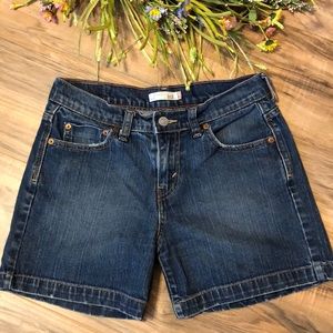 Levi’s 515 Denim Shorts 6  feel like size 4